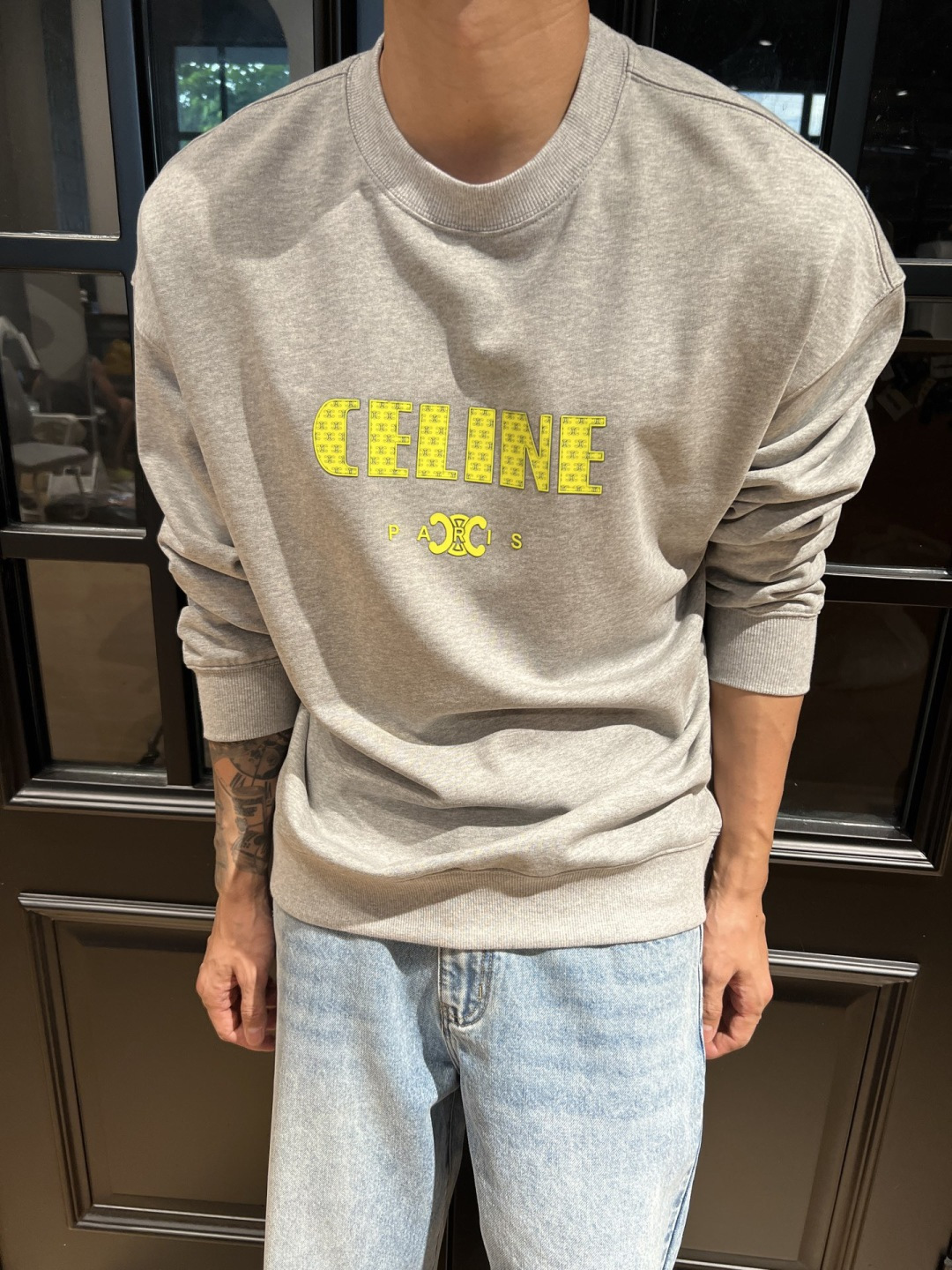 CELINE 2025早秋新款字母胶印纯棉宽松休闲卫衣以100%纯棉面料打造，柔软亲肤，透气性上佳，带来