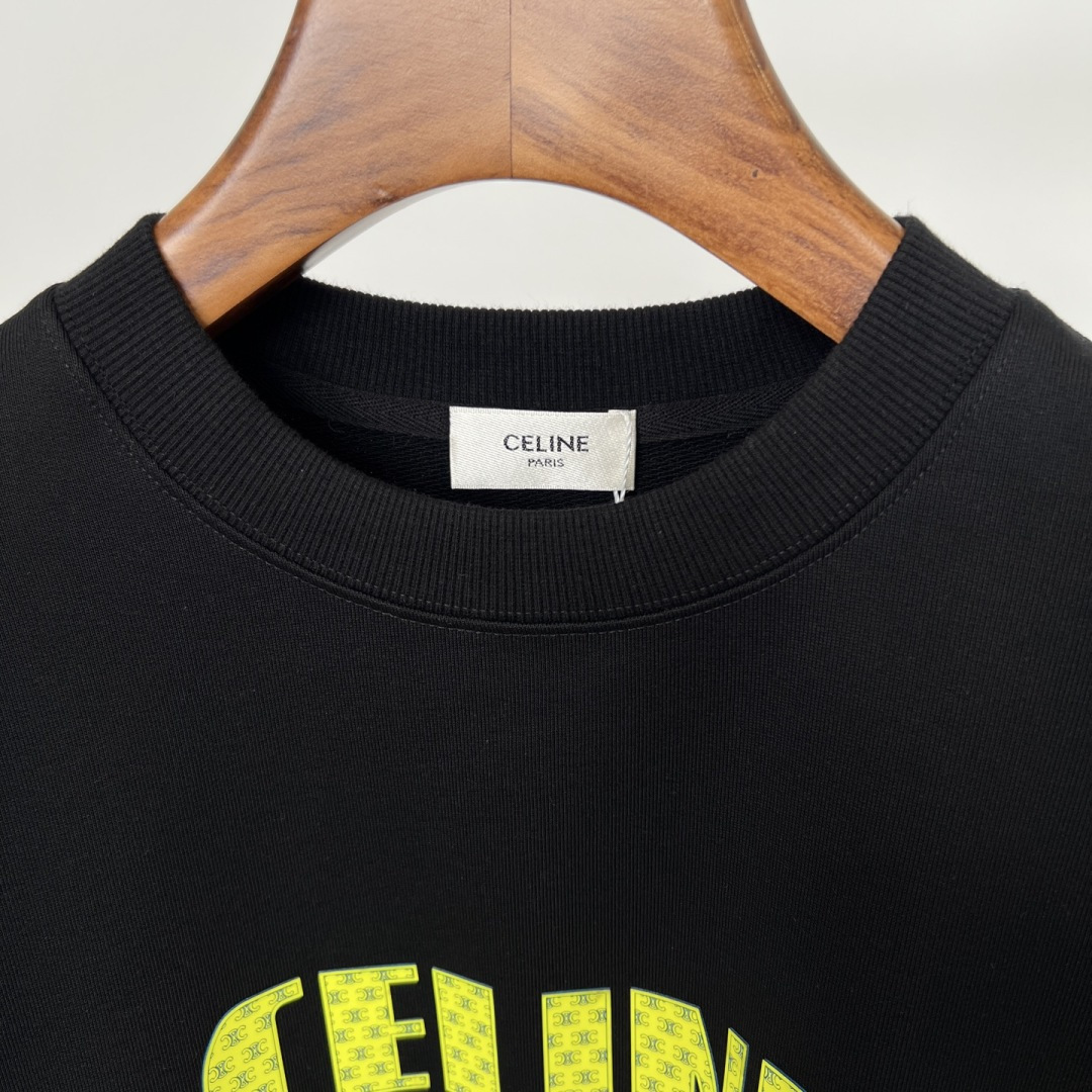 CELINE 2025早秋新款字母胶印纯棉宽松休闲卫衣以100%纯棉面料打造，柔软亲肤，透气性上佳，带来