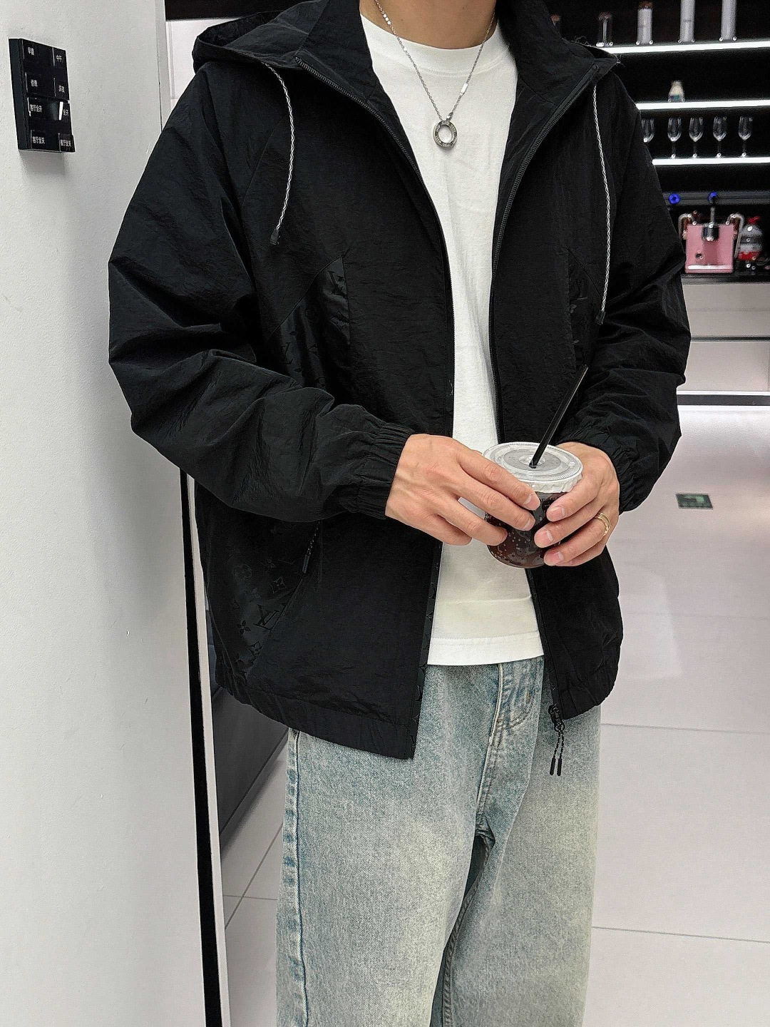 LV 官网同款，提前发售！2025ss开春新款男士夹克外套，原单三标齐全高端版本！带隐藏帽，专柜定制面料