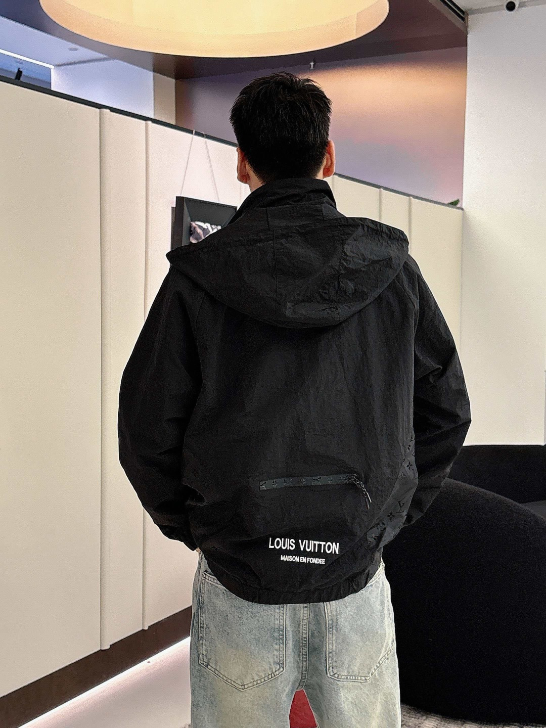 LV 官网同款，提前发售！2025ss开春新款男士夹克外套，原单三标齐全高端版本！带隐藏帽，专柜定制面料