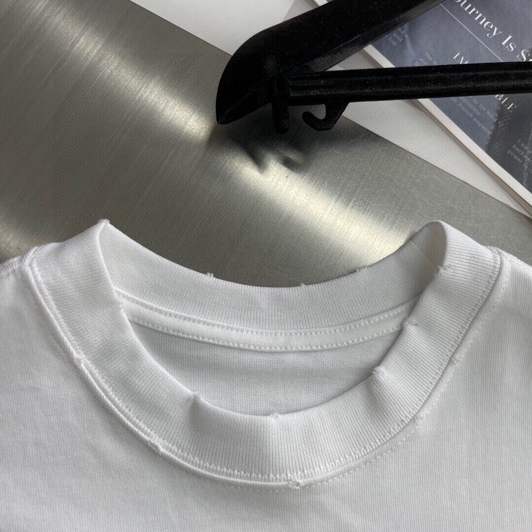 Y-3 新款长袖T恤，胸前经典logo印花工艺，领子小磨破设计，宽松版型男女同款，尺码：S-XL