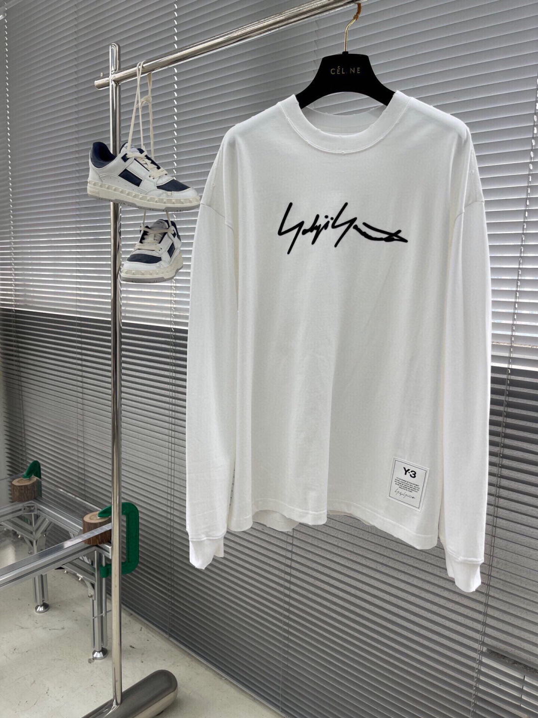 Y-3 新款长袖T恤，胸前经典logo印花工艺，领子小磨破设计，宽松版型男女同款，尺码：S-XL