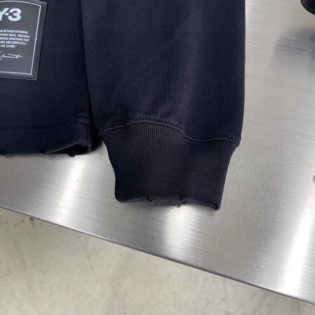 Y-3 新款长袖T恤，胸前经典logo印花工艺，领子小磨破设计，宽松版型男女同款，尺码：S-XL