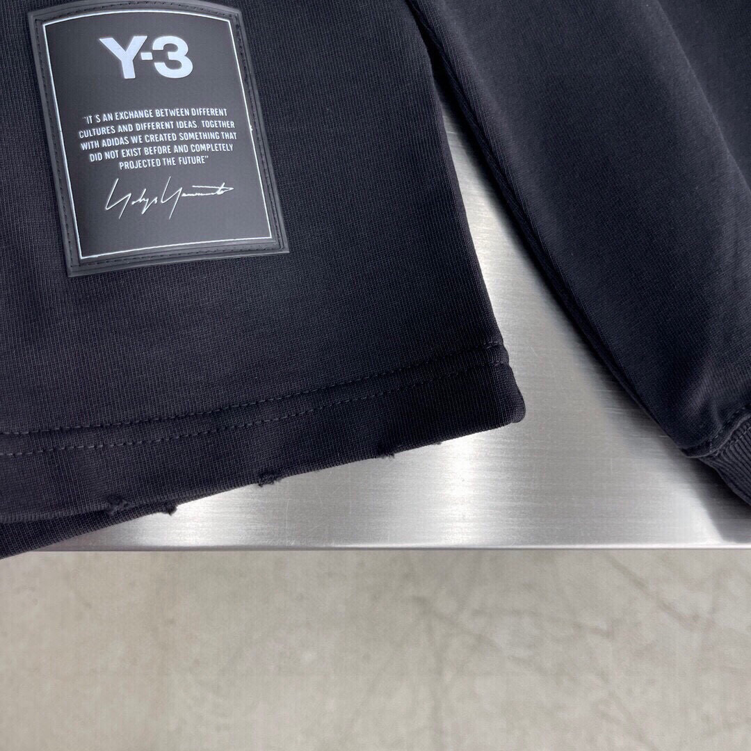 Y-3 新款长袖T恤，胸前经典logo印花工艺，领子小磨破设计，宽松版型男女同款，尺码：S-XL