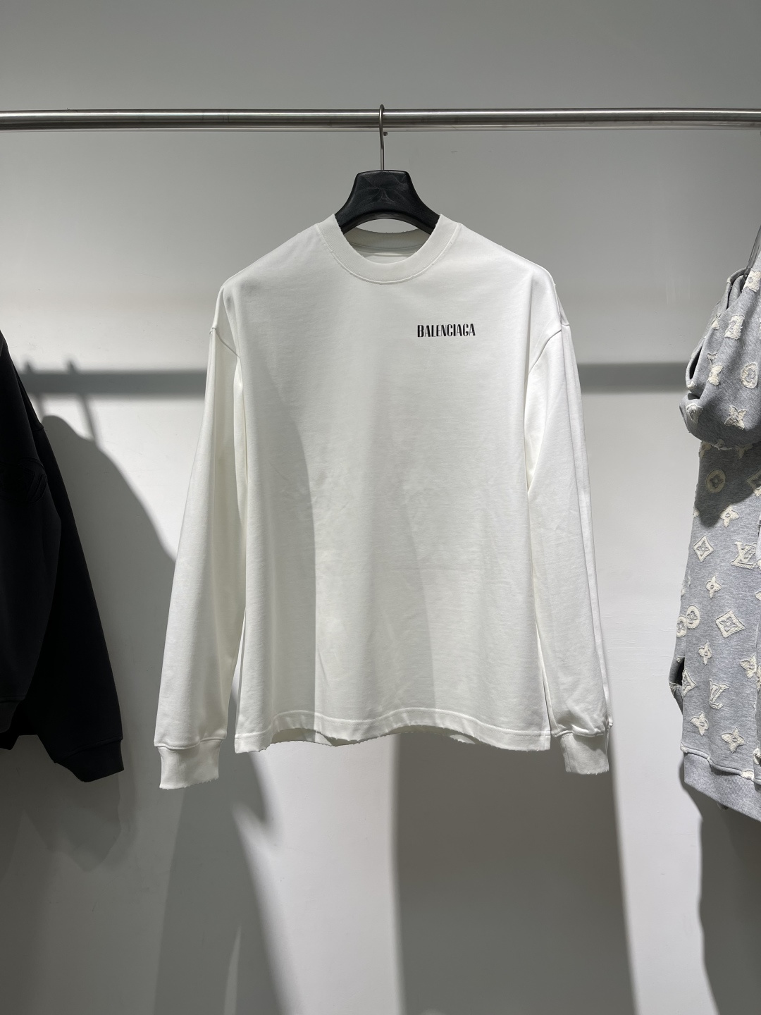 2025秋冬新款巴黎世家磨破长袖XS-XL