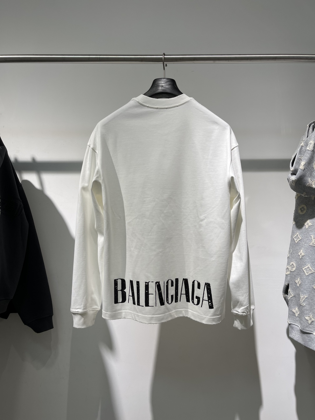 2025秋冬新款巴黎世家磨破长袖XS-XL