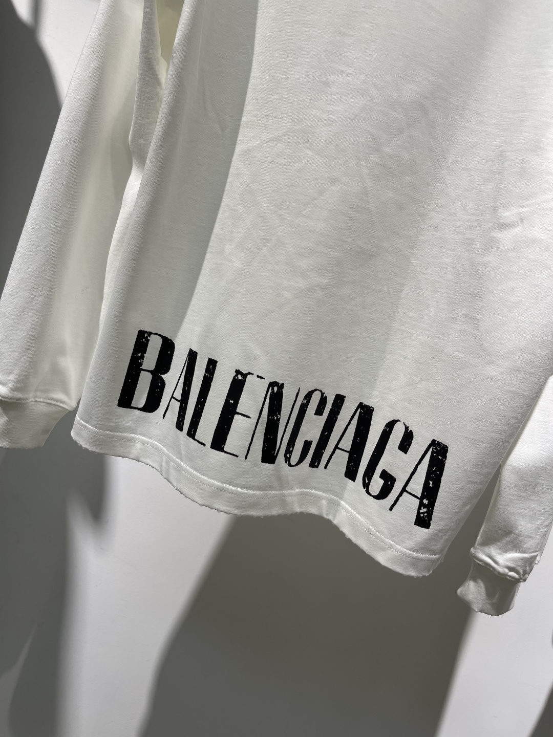 2025秋冬新款巴黎世家磨破长袖XS-XL