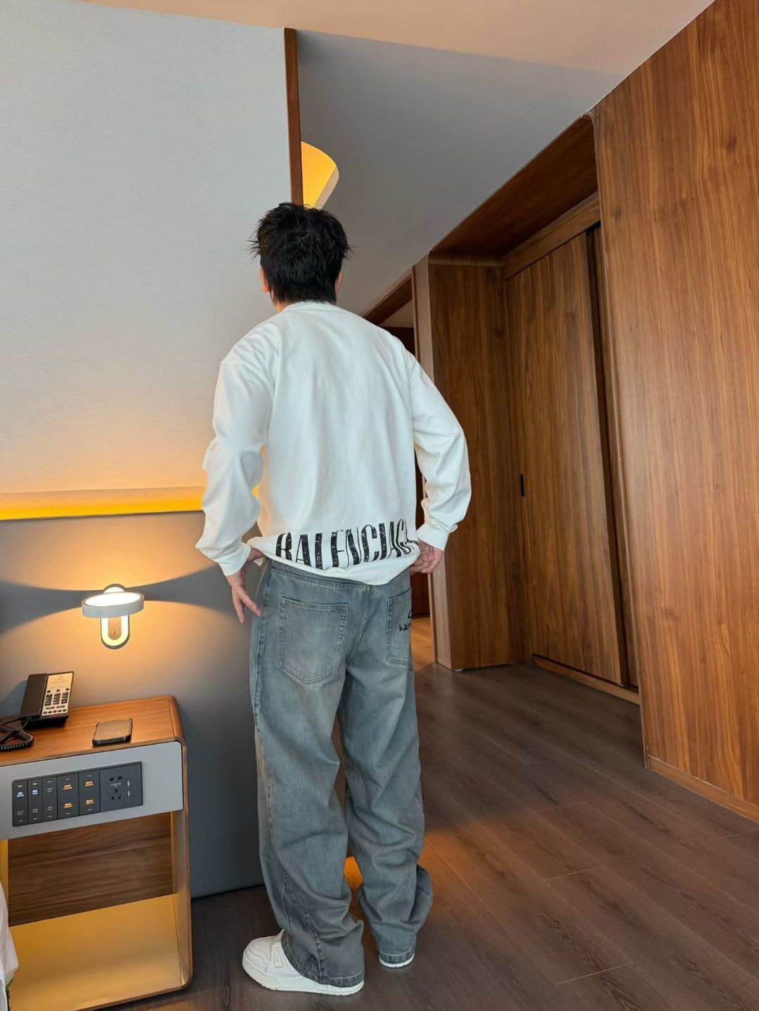 2025秋冬新款巴黎世家磨破长袖XS-XL