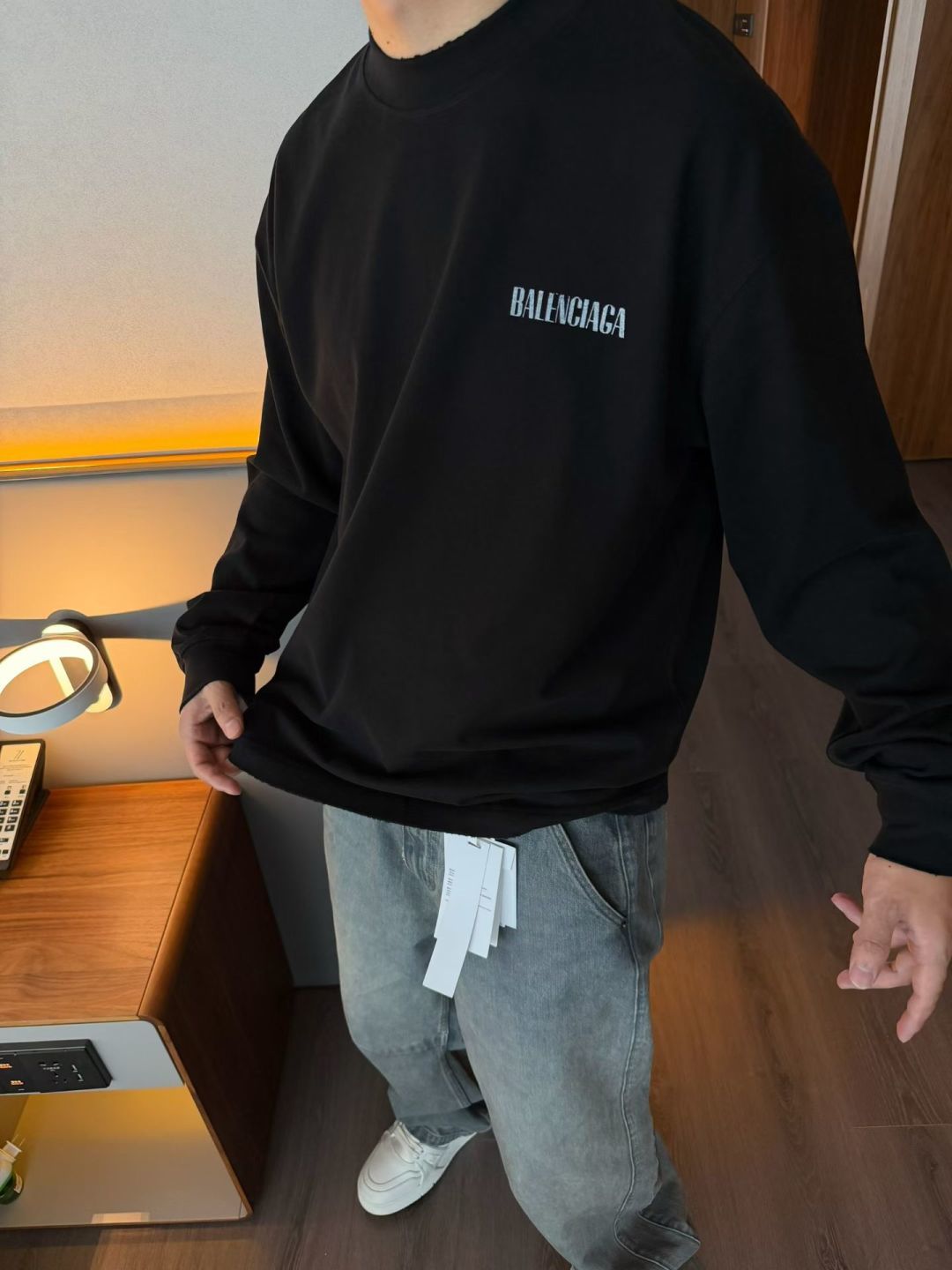 2025秋冬新款巴黎世家磨破长袖XS-XL