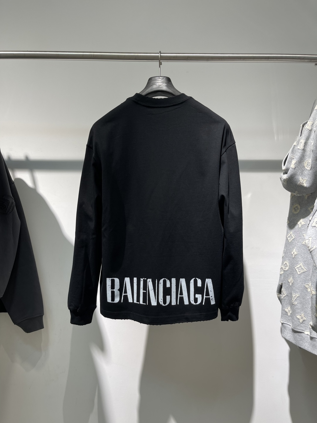 2025秋冬新款巴黎世家磨破长袖XS-XL