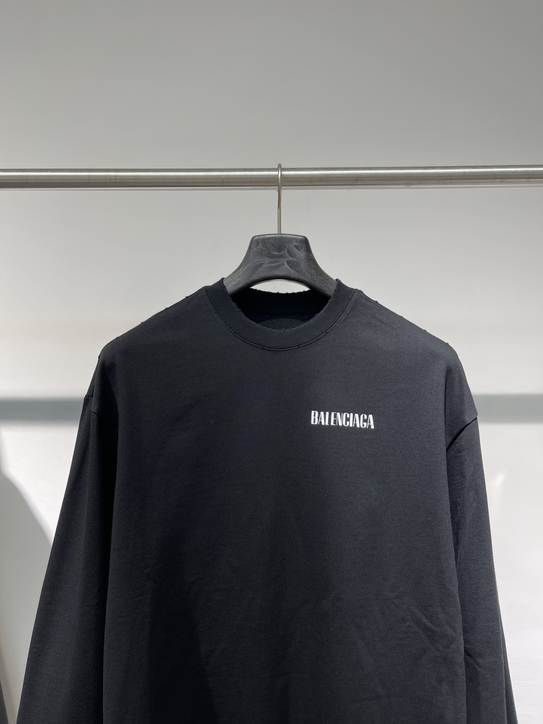 2025秋冬新款巴黎世家磨破长袖XS-XL