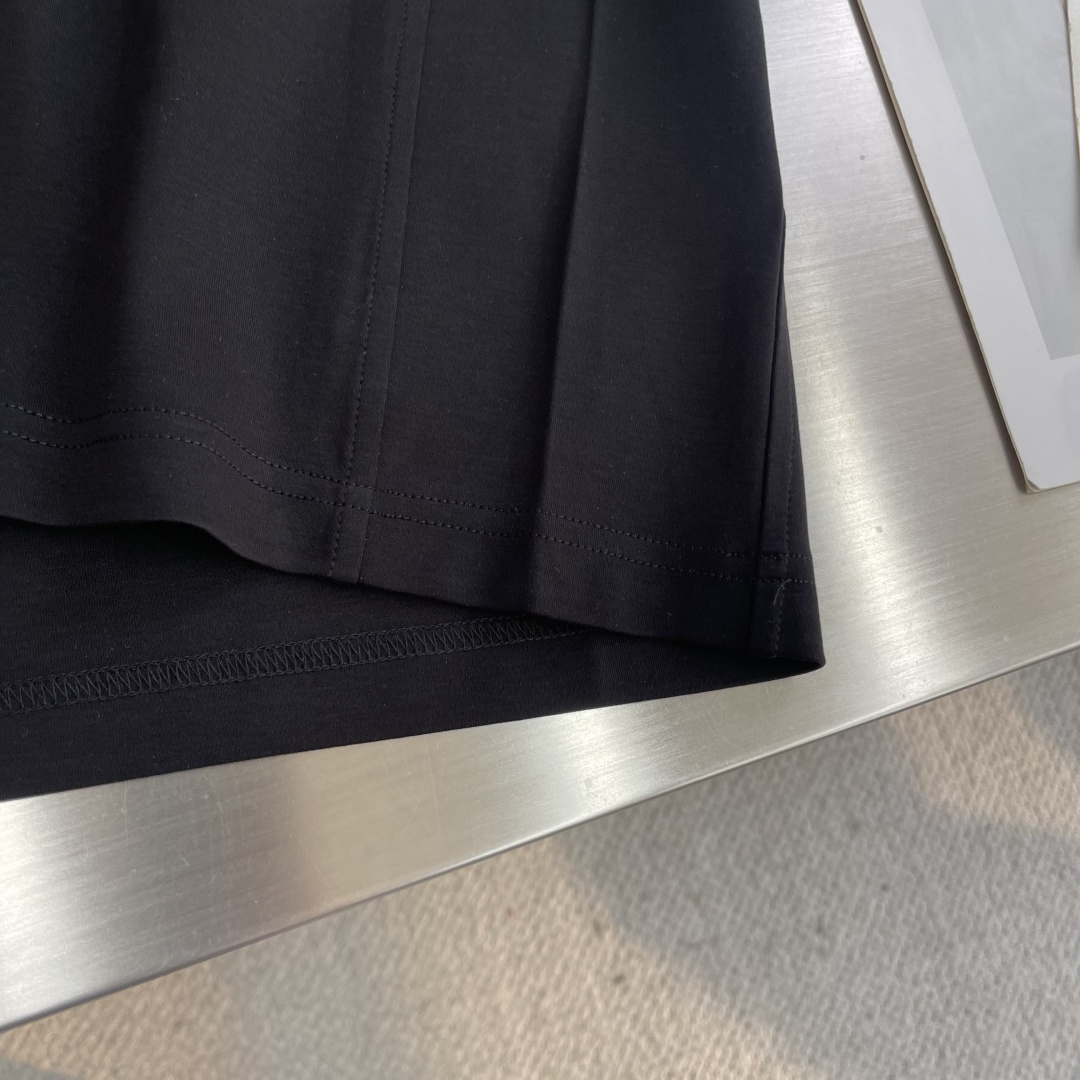 Dio 2025秋冬系列长袖打底尺码: M-5XL 常规版型220克重，莫代尔双面面料 面料表面纹理细腻