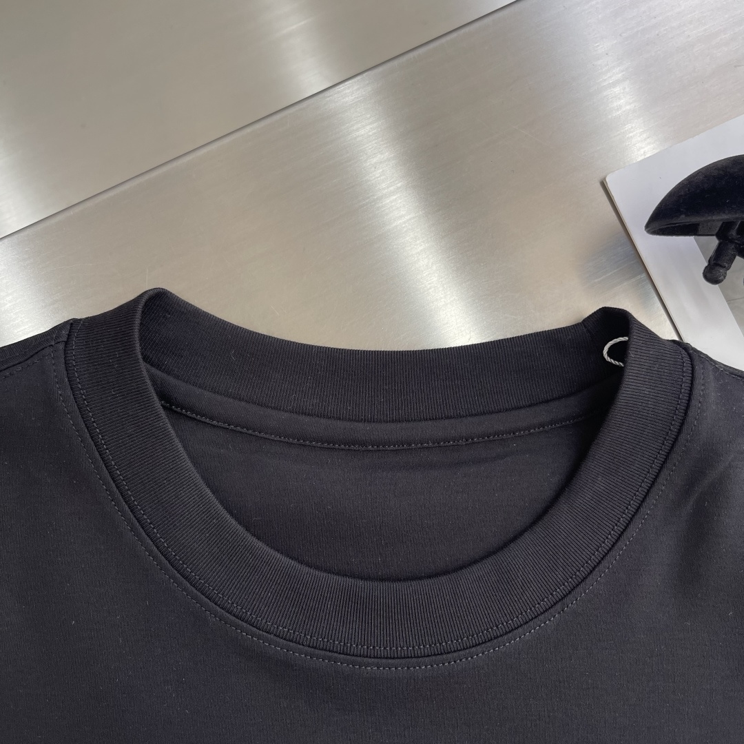 Dio 2025秋冬系列长袖打底尺码: M-5XL 常规版型220克重，莫代尔双面面料 面料表面纹理细腻