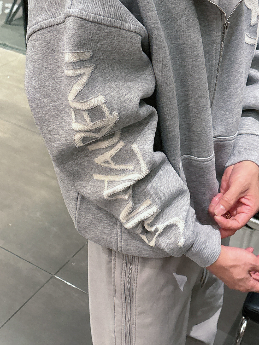 2025秋冬新款YSL重工艺烧花厚款外套码数 : S-XL