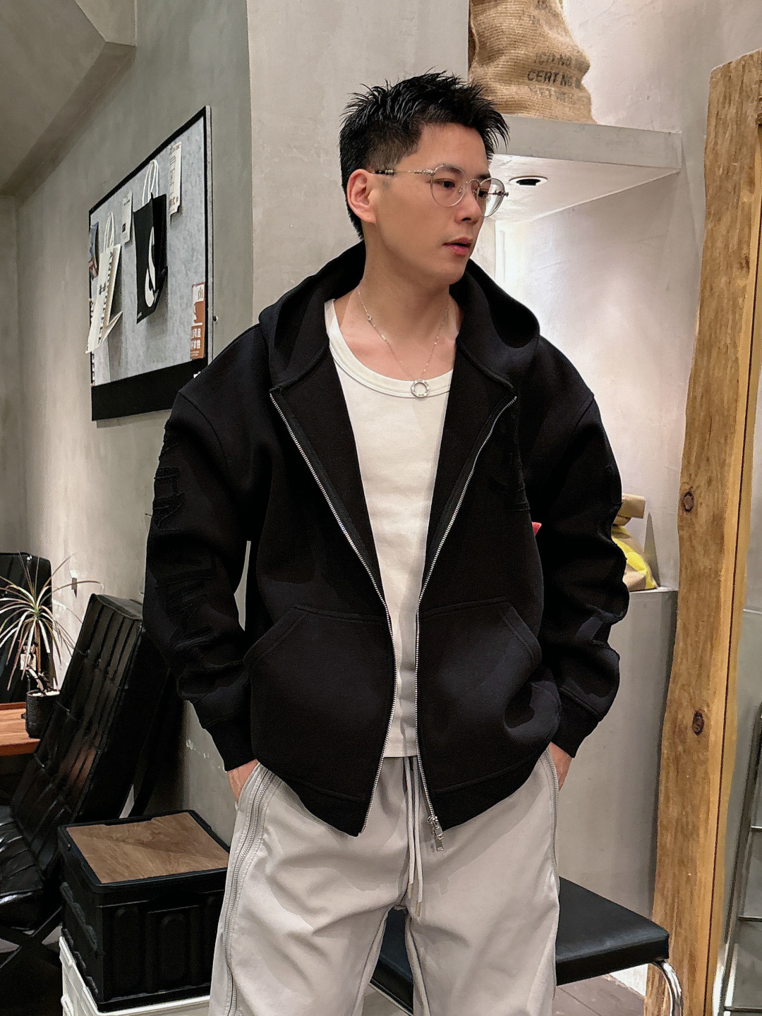 2025秋冬新款YSL重工艺烧花厚款外套码数 : S-XL