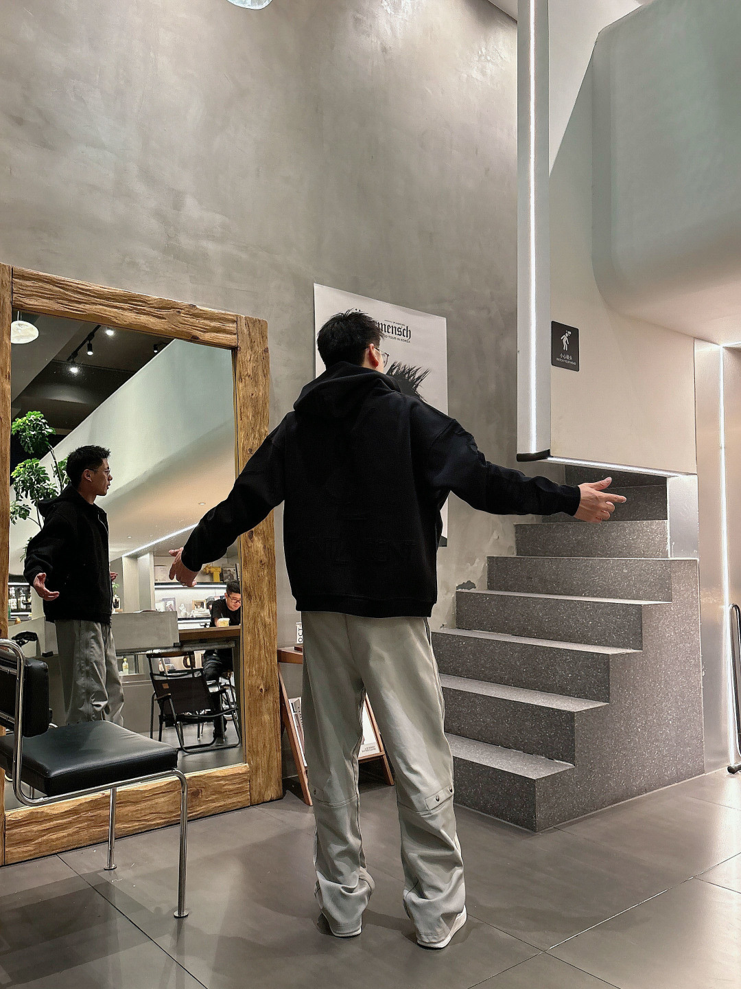 2025秋冬新款YSL重工艺烧花厚款外套码数 : S-XL