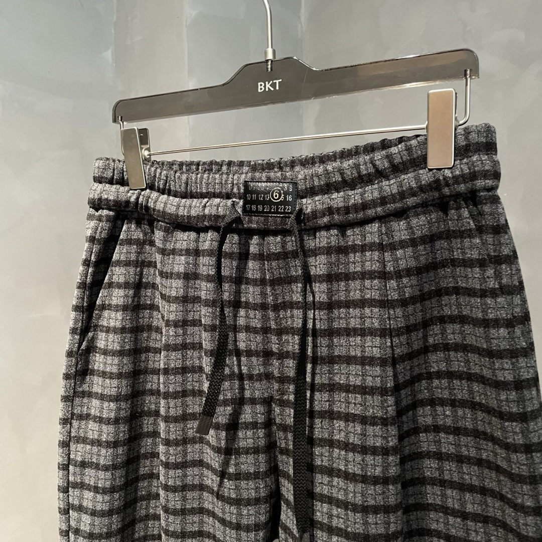 MM6🌟秋冬新款休闲裤🆕采用优质面料，具有质感，松紧腰带设计，超级时尚洋气！码数：S-2XL 男女同款（