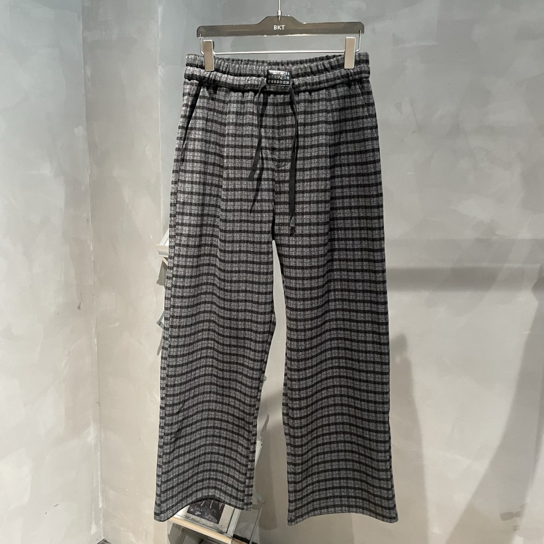 MM6🌟秋冬新款休闲裤🆕采用优质面料，具有质感，松紧腰带设计，超级时尚洋气！码数：S-2XL 男女同款（