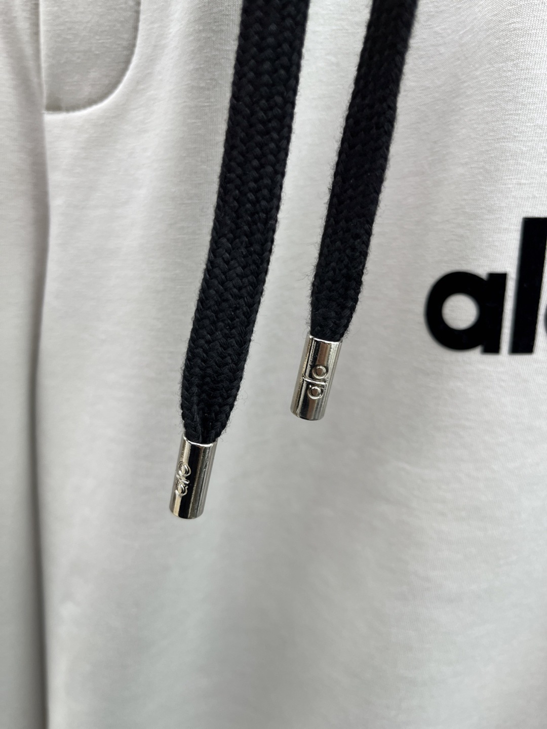 Alo🔥🔥新款加绒休闲裤，香港洋行渠道货，高级优质面料，绒面内里，细腻柔软程度非同一般。标识增添看点，处