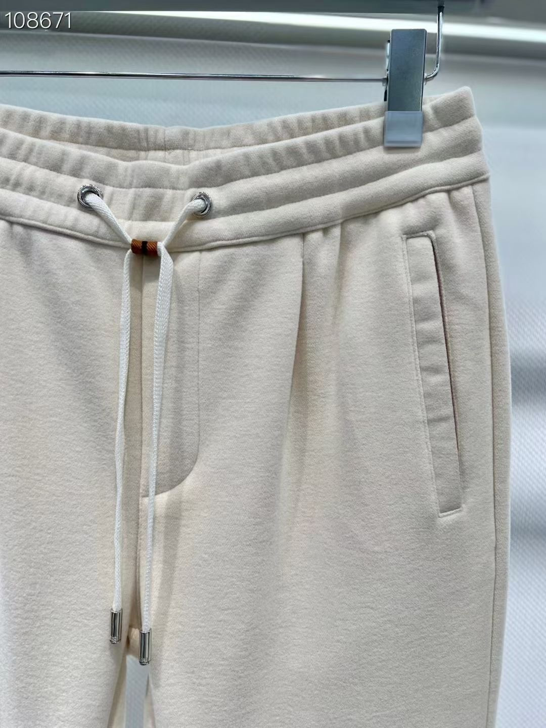 杰尼亚 𝟐𝟎𝟐𝟓秋冬上新高订轻奢休闲裤 现货供应 特殊成分再生纤维面料 抗皱免烫 舒适0压感 贴肤穿着全