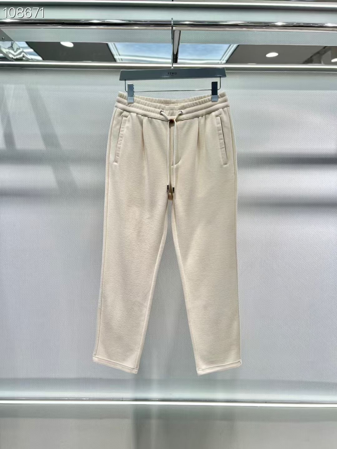 杰尼亚 𝟐𝟎𝟐𝟓秋冬上新高订轻奢休闲裤 现货供应 特殊成分再生纤维面料 抗皱免烫 舒适0压感 贴肤穿着全