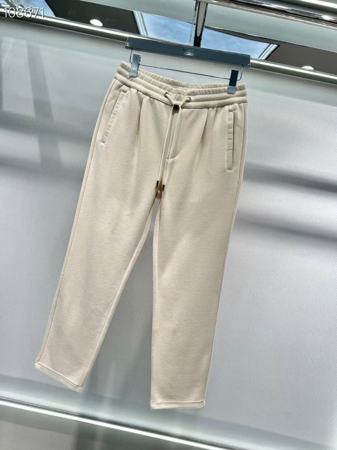 杰尼亚 𝟐𝟎𝟐𝟓秋冬上新高订轻奢休闲裤 现货供应 特殊成分再生纤维面料 抗皱免烫 舒适0压感 贴肤穿着全