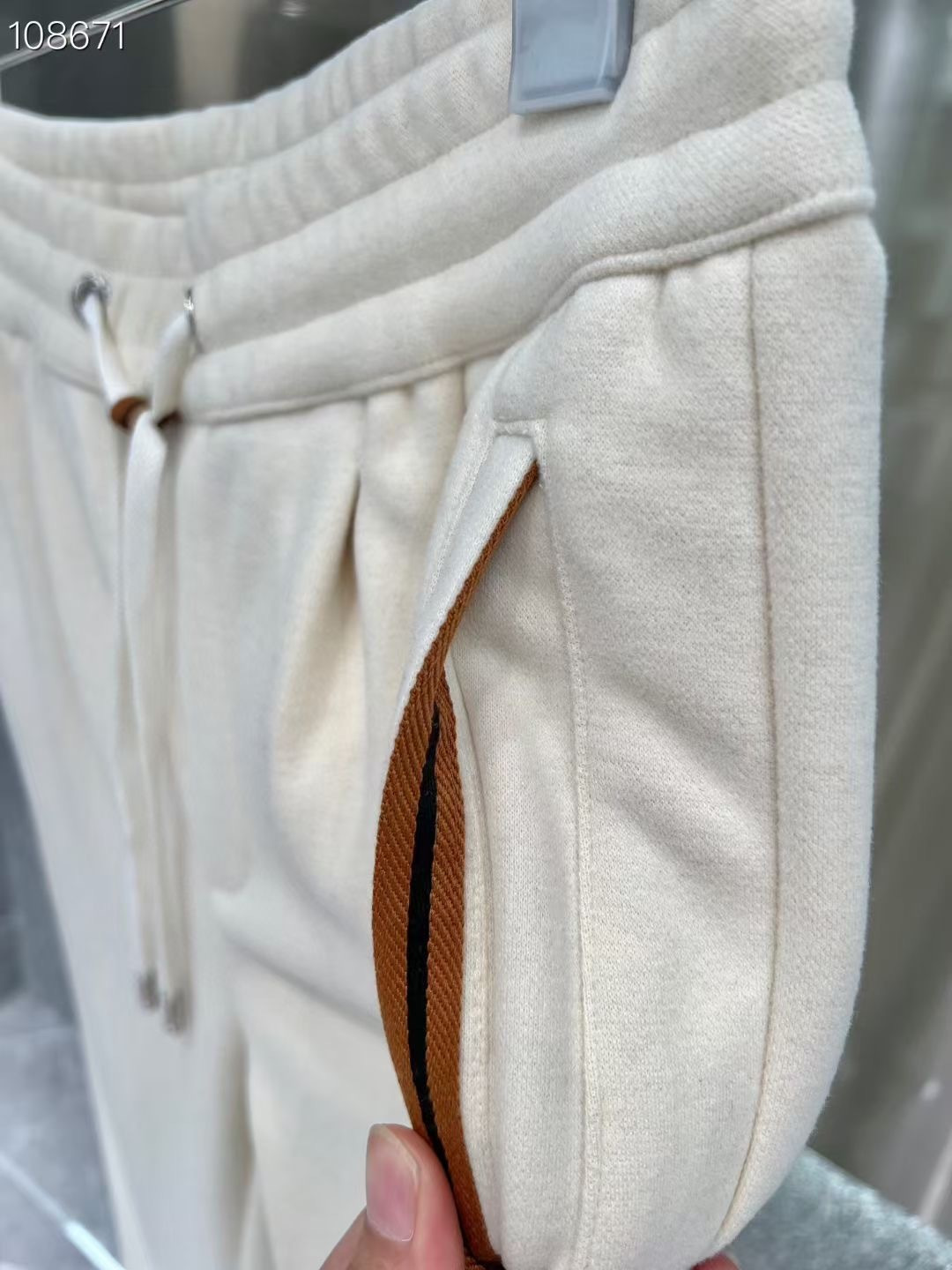 杰尼亚 𝟐𝟎𝟐𝟓秋冬上新高订轻奢休闲裤 现货供应 特殊成分再生纤维面料 抗皱免烫 舒适0压感 贴肤穿着全