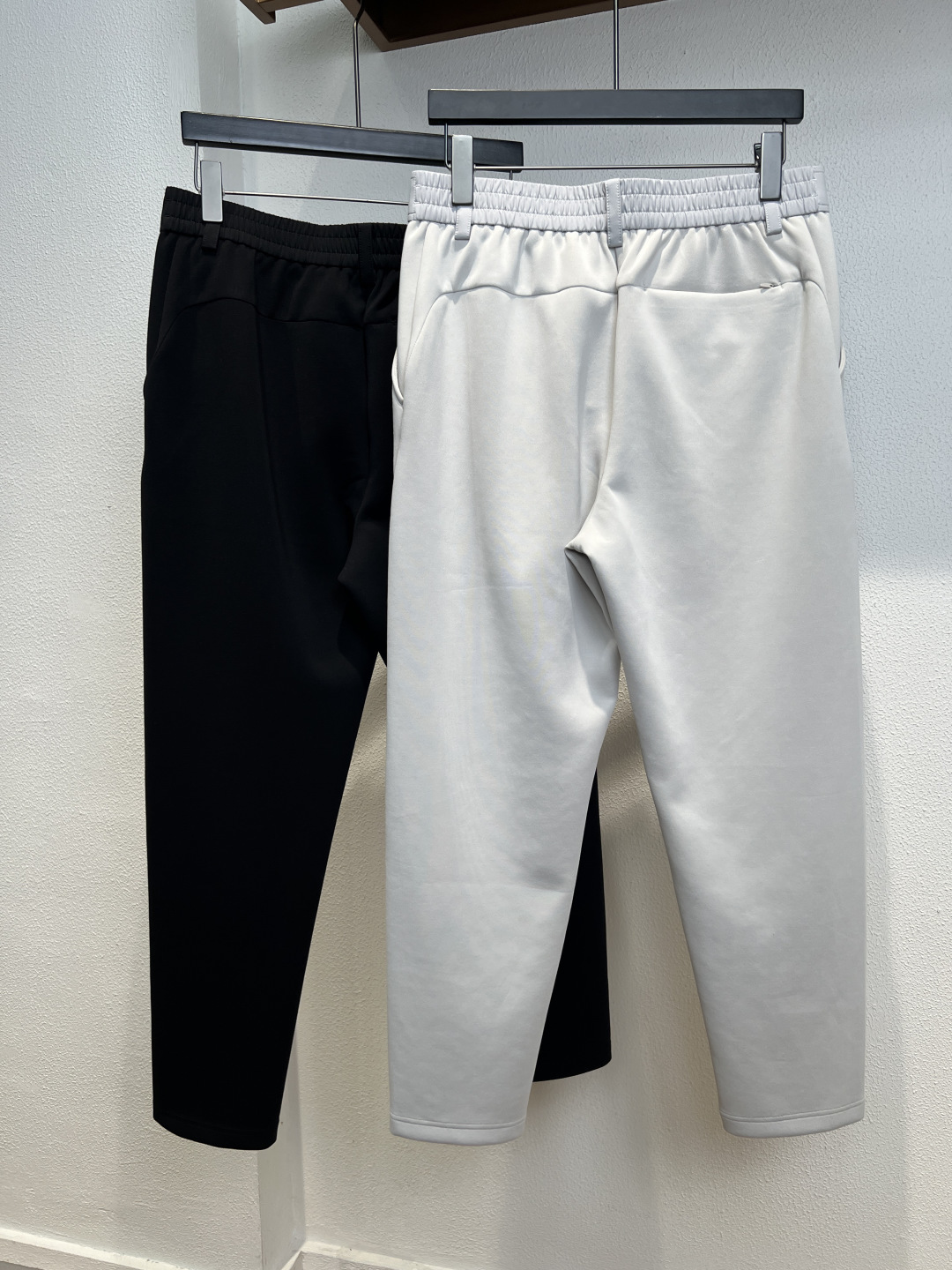 2025 S/S New 新品颜色：黑色 灰色尺码：M—3XL码 休闲合身版型P.S：休闲长裤，采用超柔