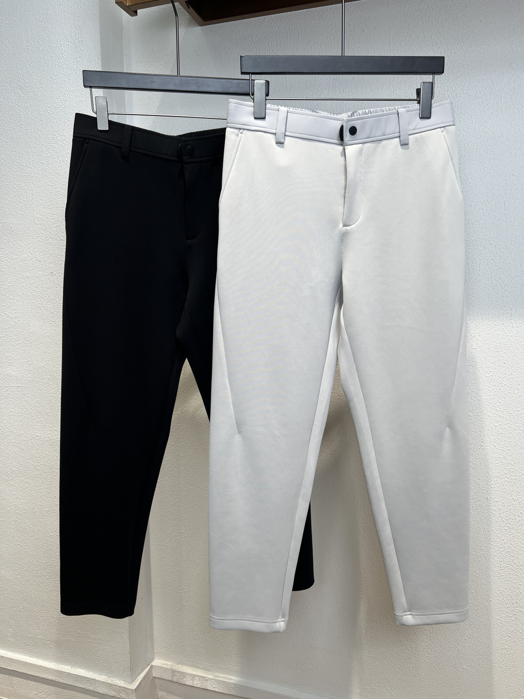 2025 S/S New 新品颜色：黑色 灰色尺码：M—3XL码 休闲合身版型P.S：休闲长裤，采用超柔