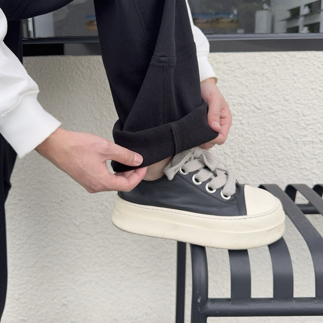 巴黎世家 新款秋冬加绒裤子[庆祝][庆祝]码数：M-3xL颜色：黑，咖