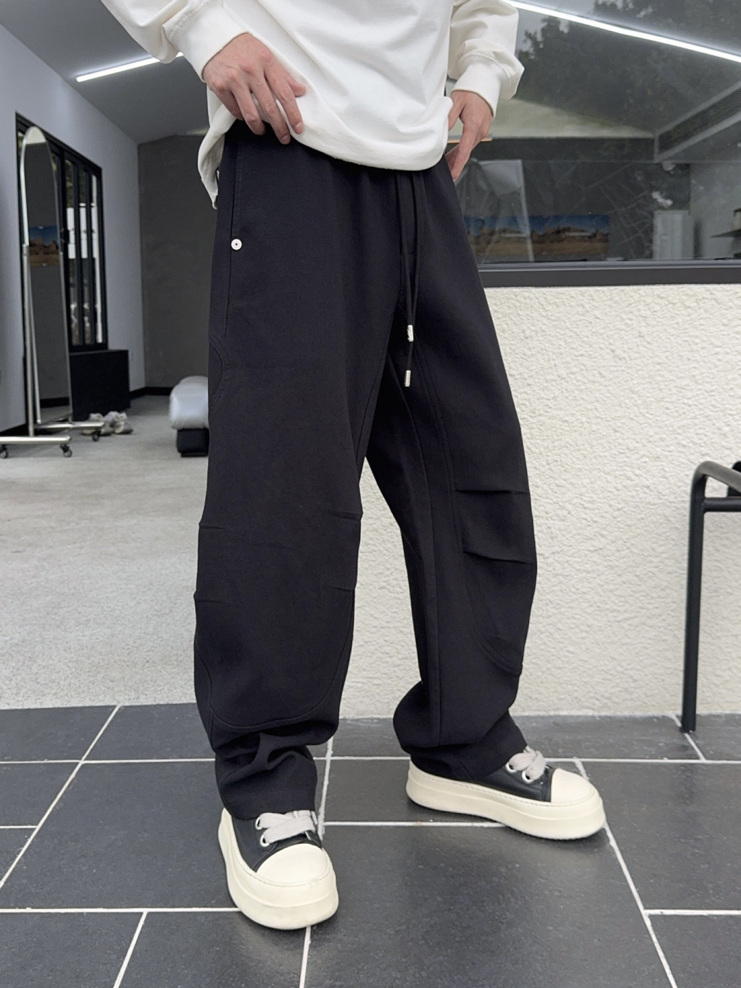 巴黎世家 新款秋冬加绒裤子[庆祝][庆祝]码数：M-3xL颜色：黑，咖