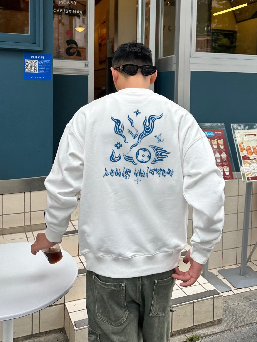 LOUIS* 路易LV*2025秋冬新款圆领卫衣400克毛圈纯棉字母logo绣花➕硅胶拉桨颜色：黑色 白