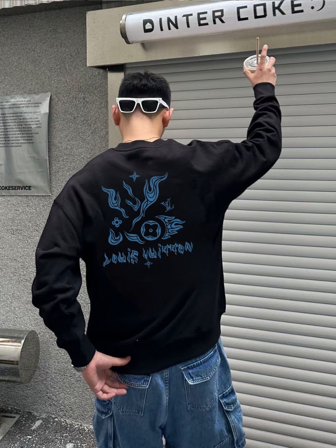 LOUIS* 路易LV*2025秋冬新款圆领卫衣400克毛圈纯棉字母logo绣花➕硅胶拉桨颜色：黑色 白