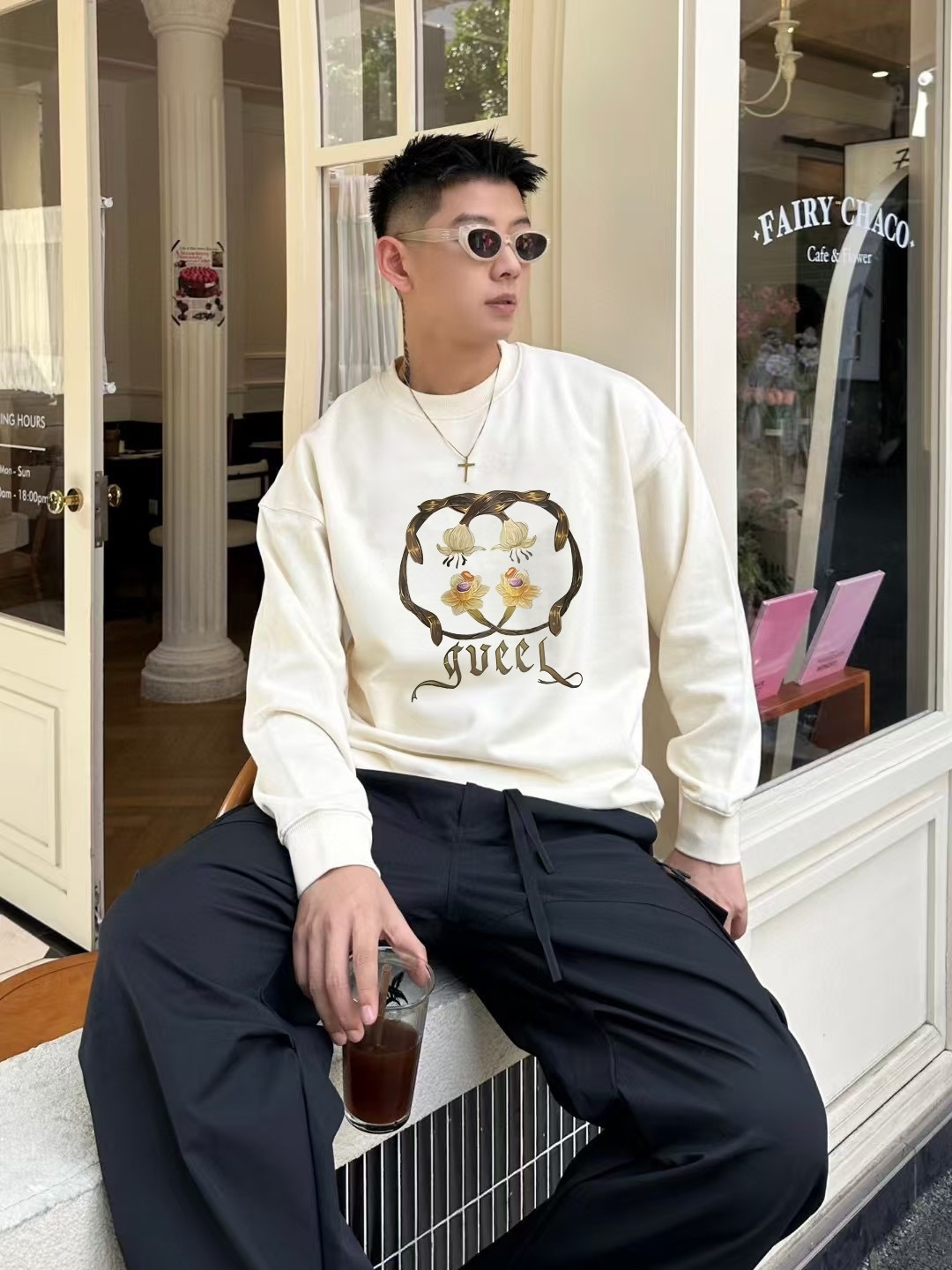 GUCC*2025秋冬新款 个性字母logo印花 定制面料400g 圆领卫衣 男女同款颜色：黑色 杏色 