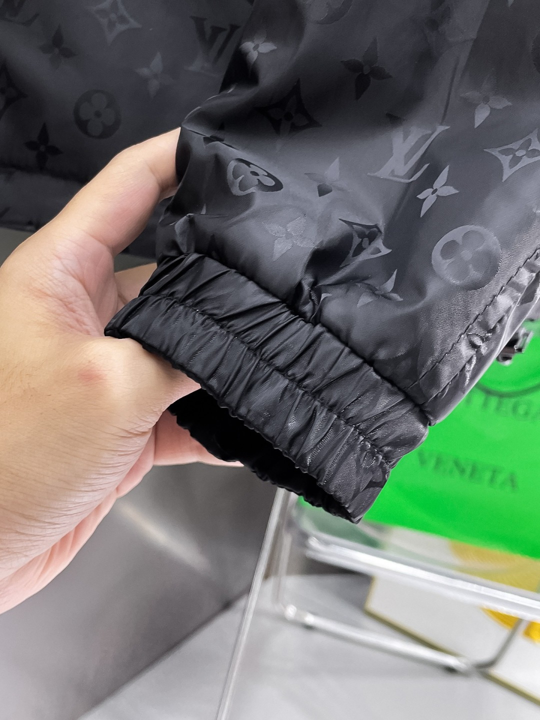 LV 官网同款，提前发售！2025ss开秋新款男士双面穿夹克外套，原单三标齐全高端版本！带隐藏帽，专柜定