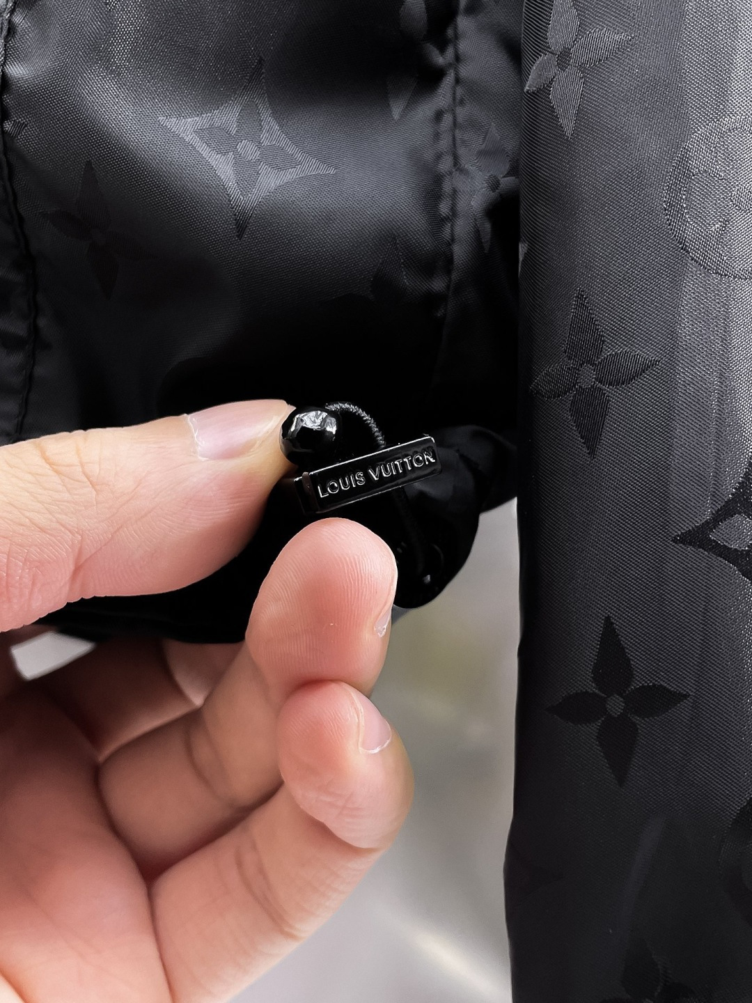 LV 官网同款，提前发售！2025ss开秋新款男士双面穿夹克外套，原单三标齐全高端版本！带隐藏帽，专柜定