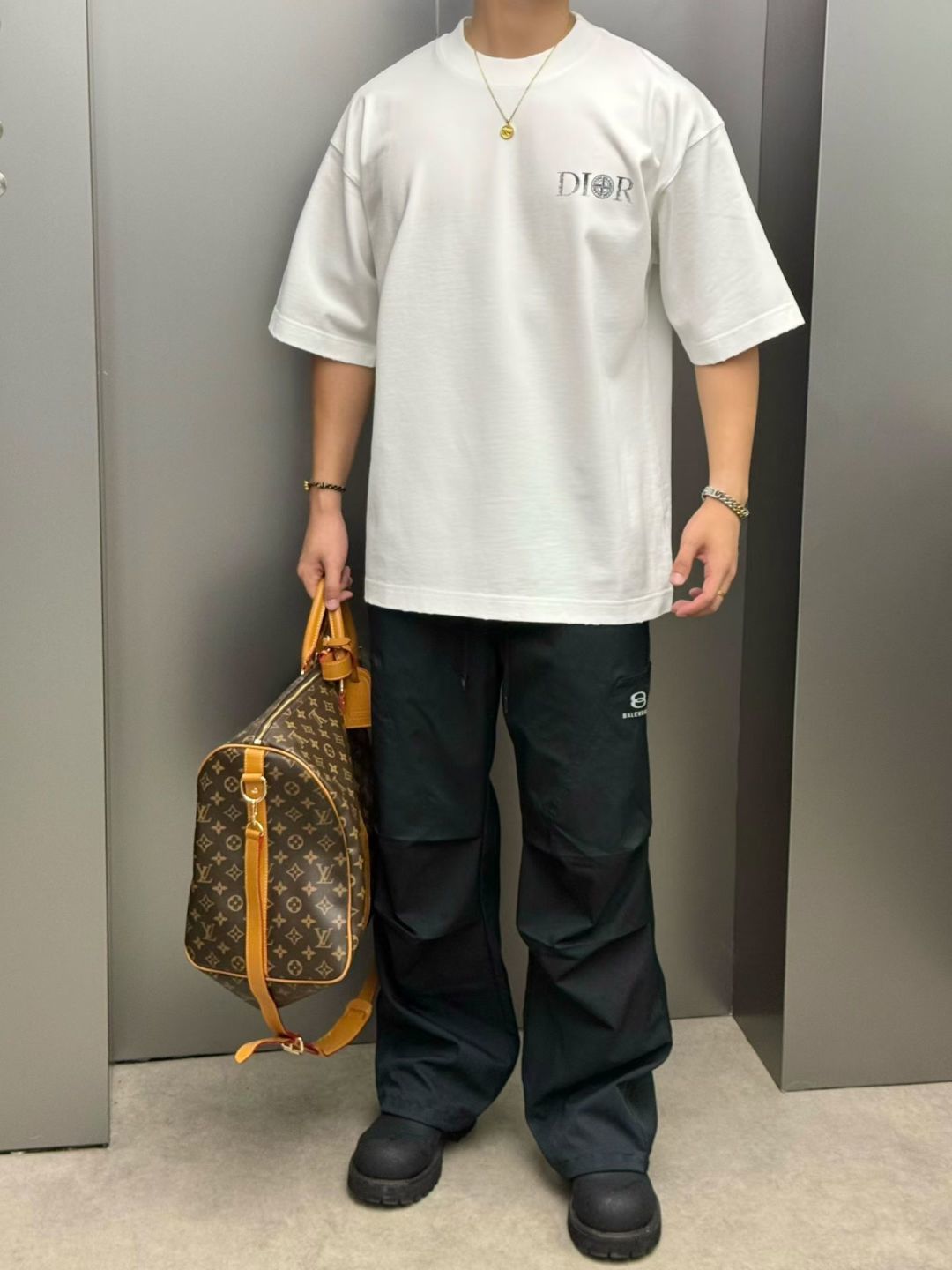 秋冬重磅T恤🔥颜色：黑，白码数：XS-XL