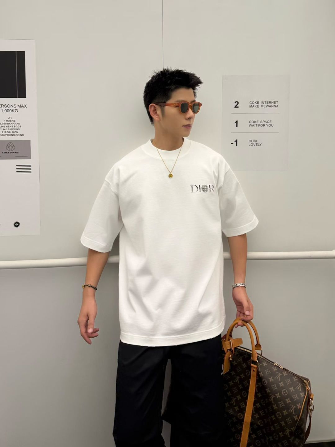 秋冬重磅T恤🔥颜色：黑，白码数：XS-XL