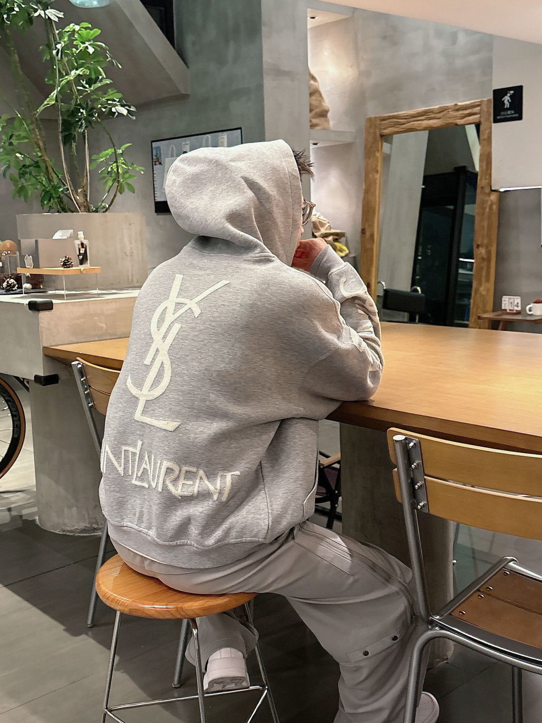 2025秋冬新款YSL重工艺烧花厚款外套码数 : S-XL