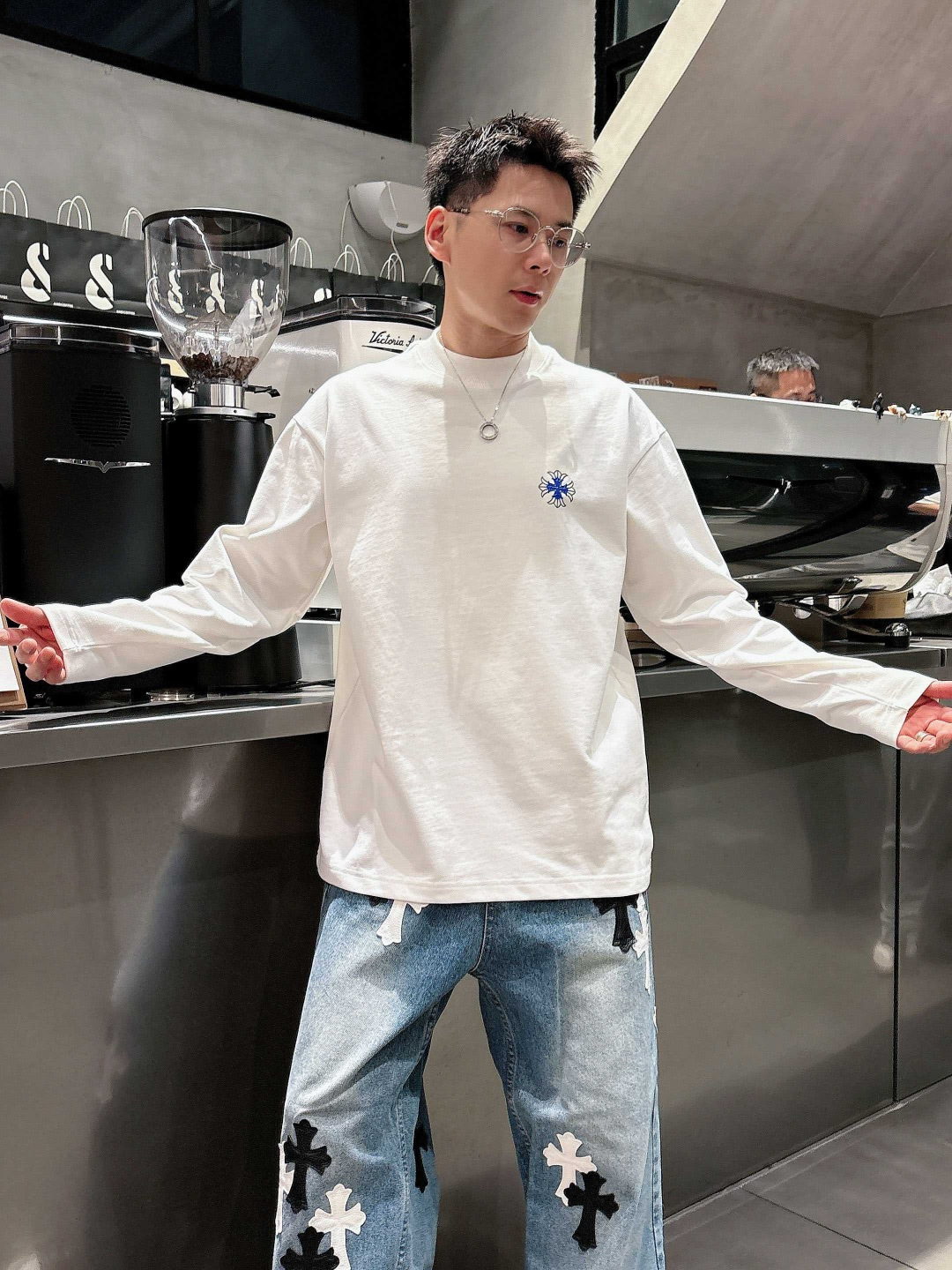 25新款磨毛长袖阔版T恤颜色：黑，白尺码：S-2XL