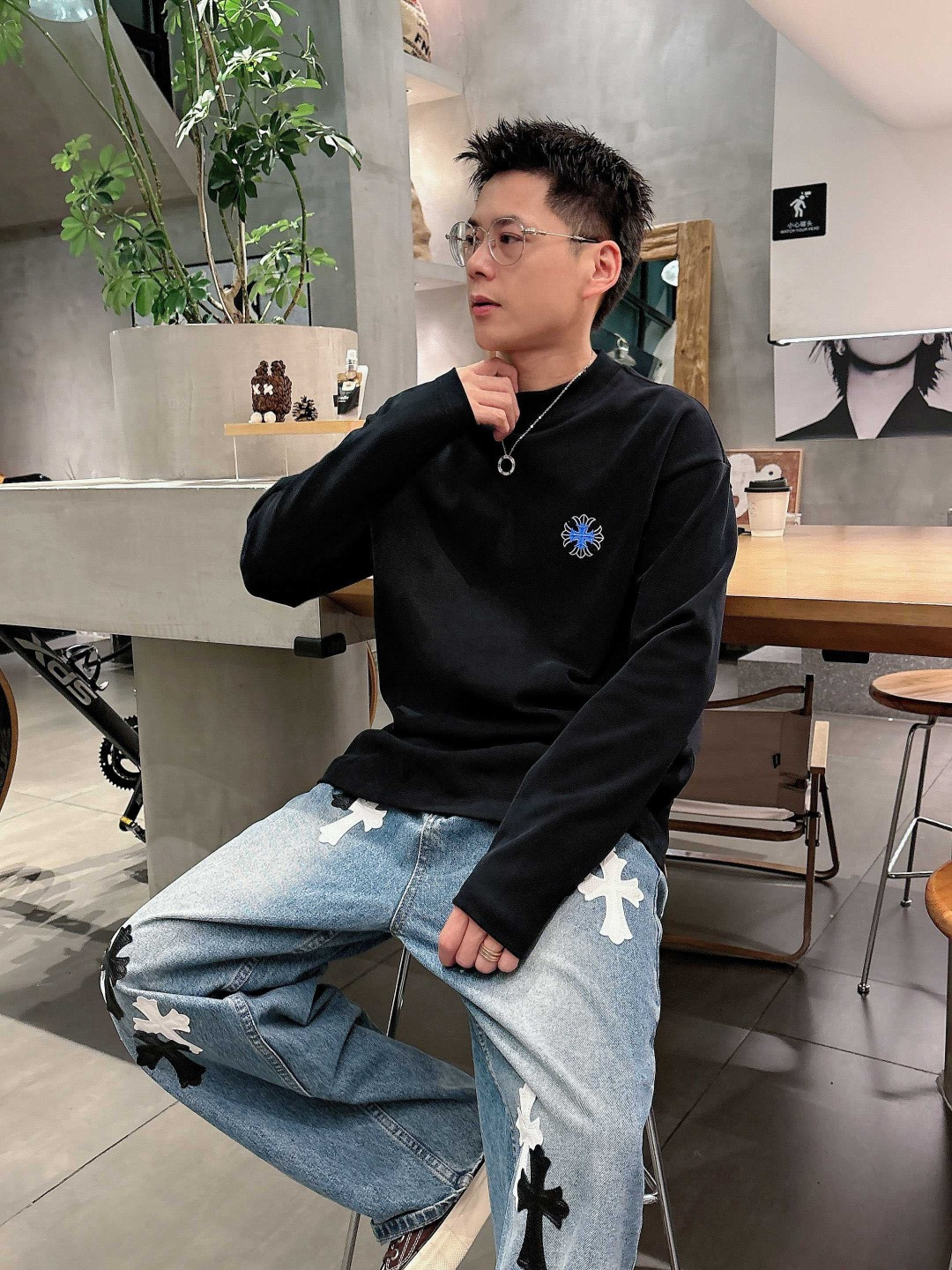 25新款磨毛长袖阔版T恤颜色：黑，白尺码：S-2XL