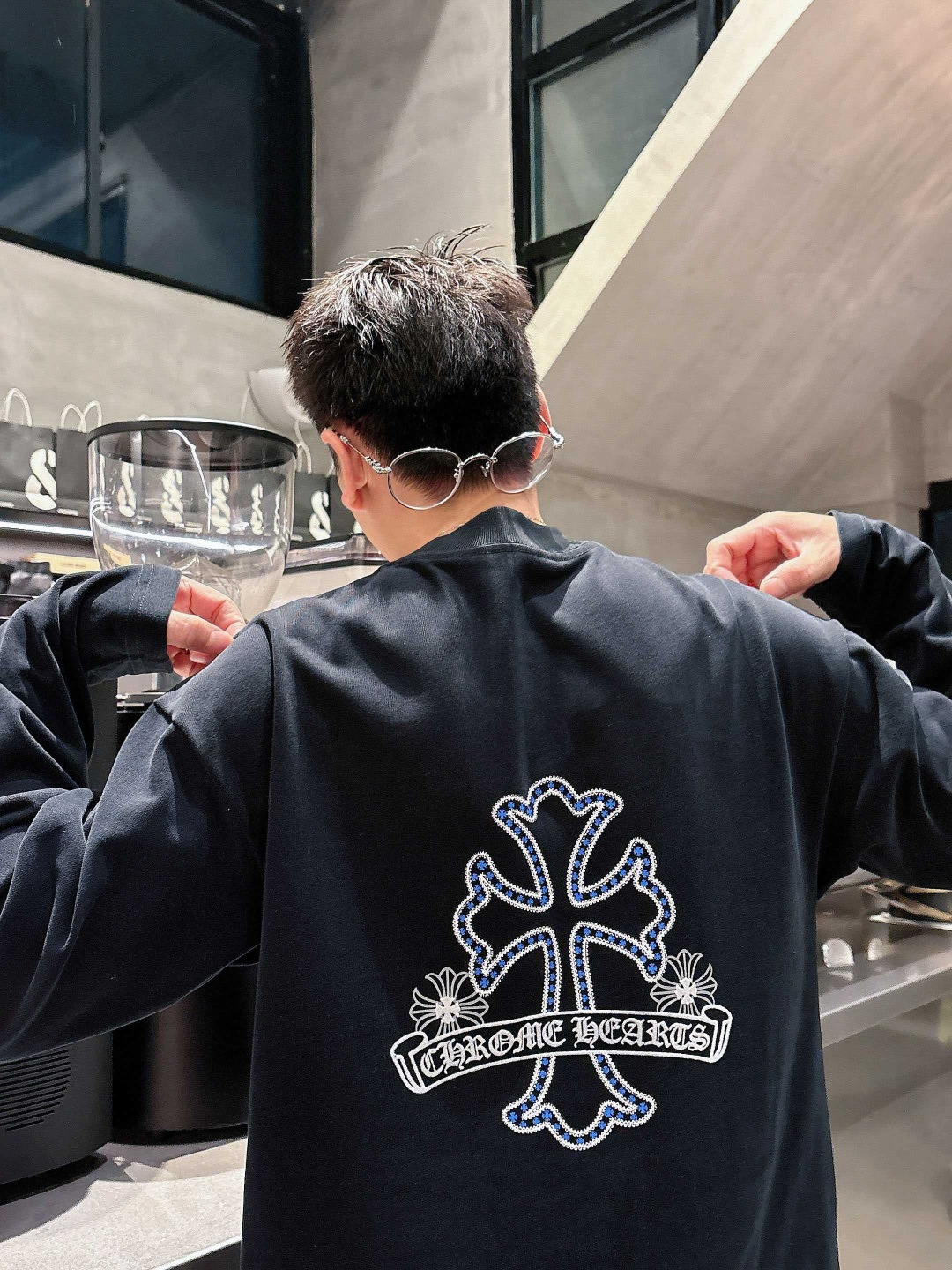 25新款磨毛长袖阔版T恤颜色：黑，白尺码：S-2XL