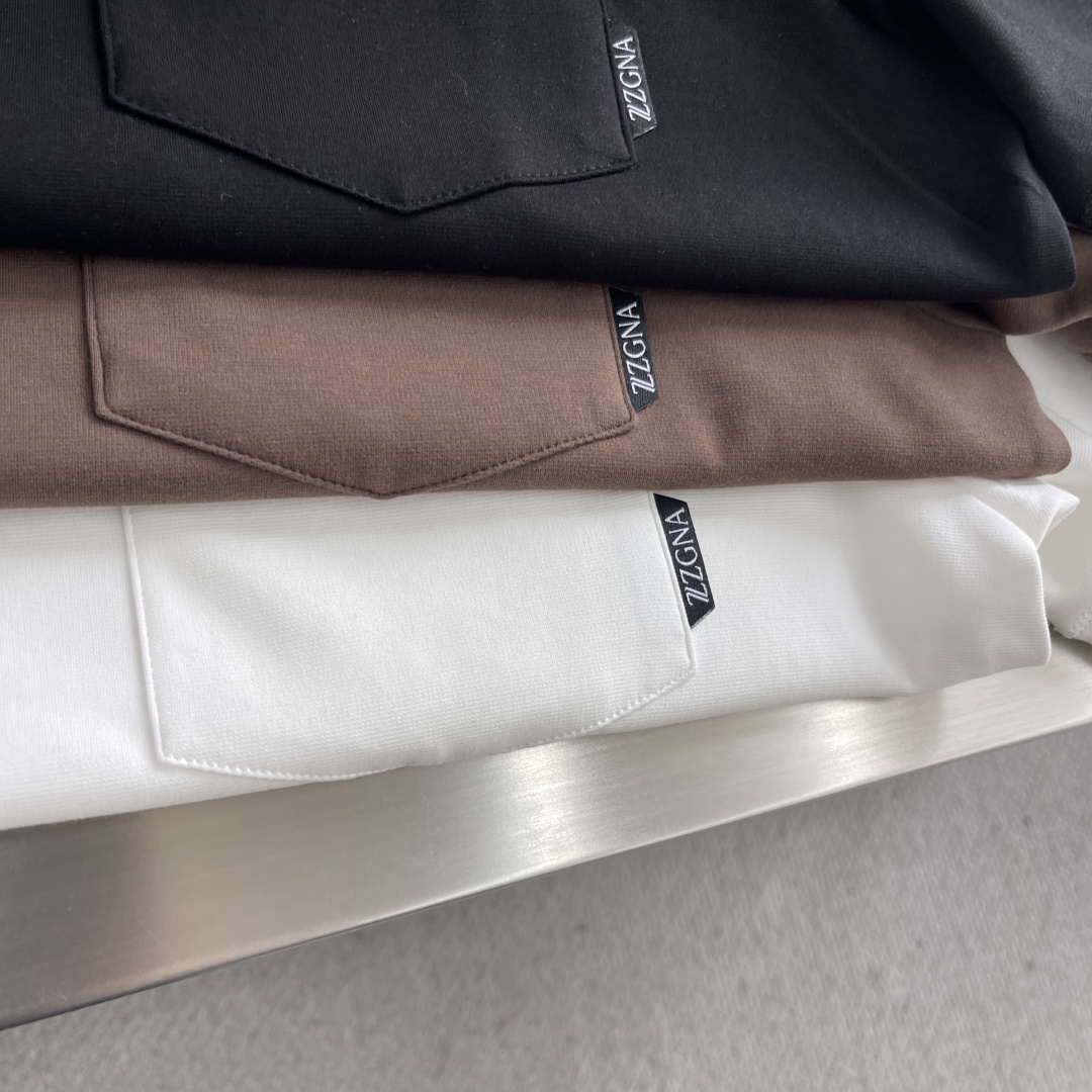 Z ZEGN 2025秋冬款棉莫代尔打底。码数：M-5XL 微阔版型精选棉与莫代尔混纺面料，亲肤柔软，内