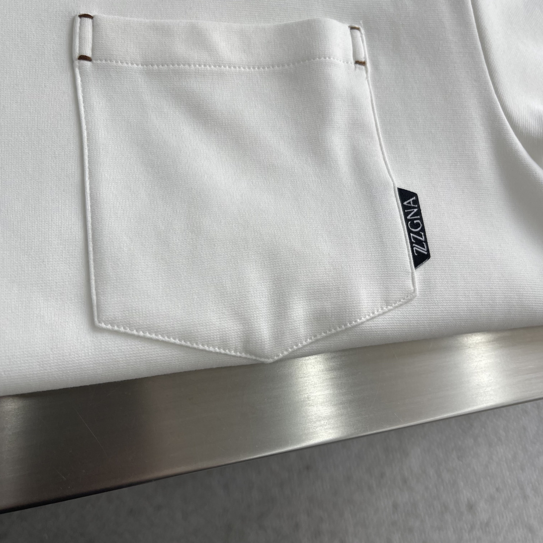 Z ZEGN 2025秋冬款棉莫代尔打底。码数：M-5XL 微阔版型精选棉与莫代尔混纺面料，亲肤柔软，内