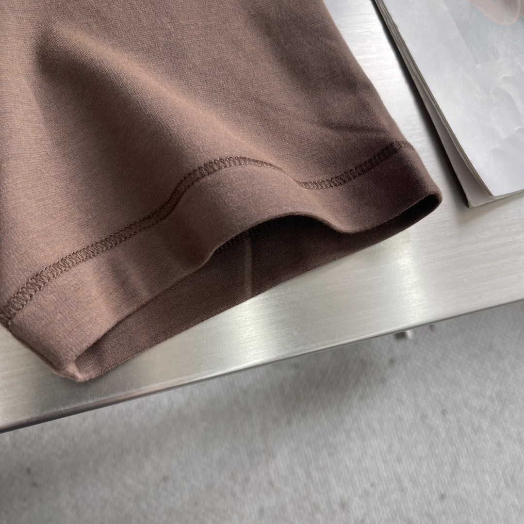 Z ZEGN 2025秋冬款棉莫代尔打底。码数：M-5XL 微阔版型精选棉与莫代尔混纺面料，亲肤柔软，内