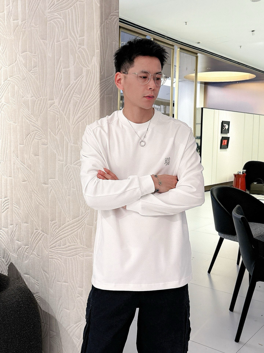 LOEW 2025秋冬系列长袖T恤码数：M-5XL 微阔版型潮流罗马磨毛。面料表面刷毛做磨毛工艺与特殊罗