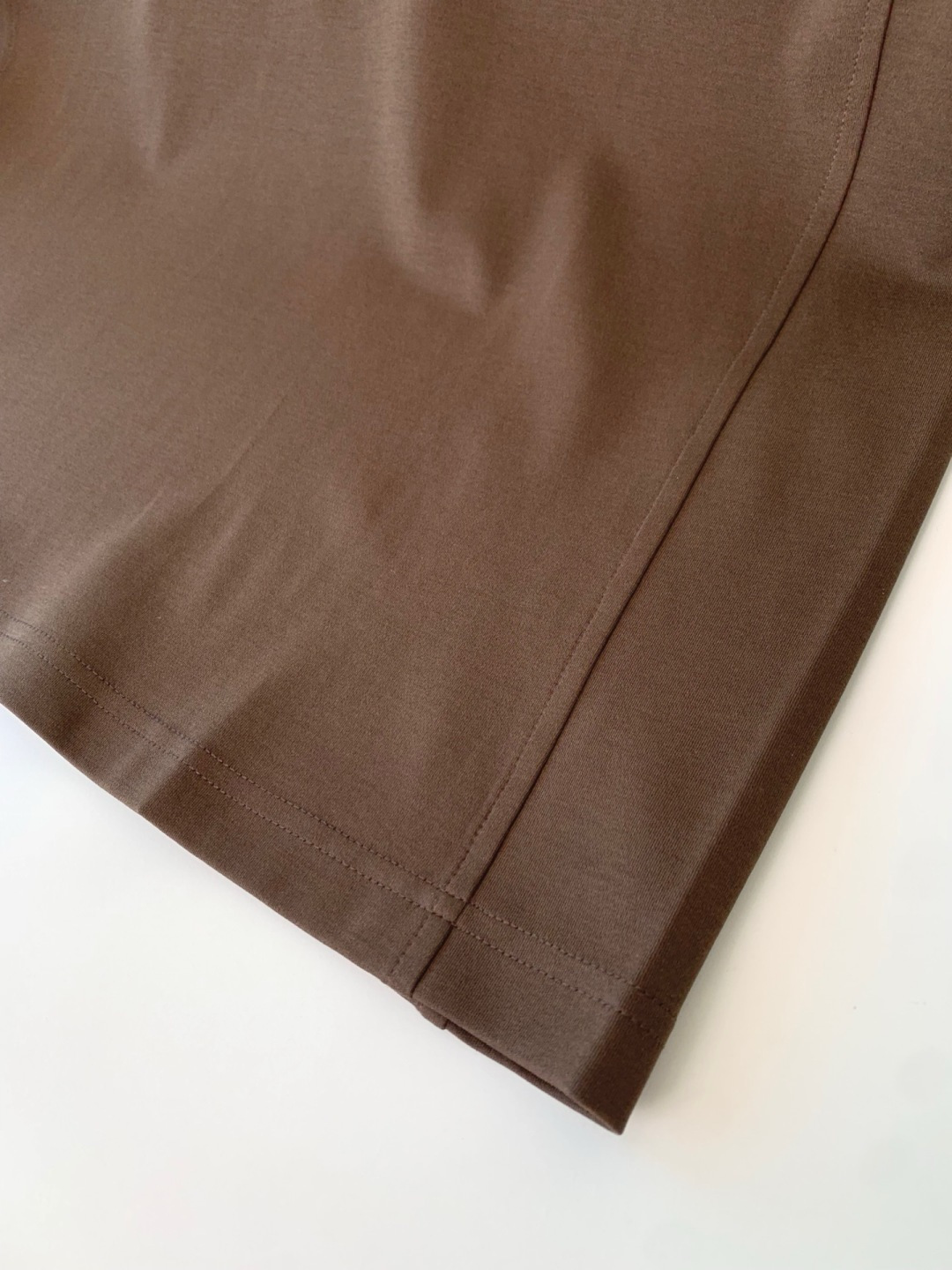 打底系列季度：2025秋冬颜色：黑色 白色 金铜色 石墨灰 藏青色 军绿色尺码: m-5xL版型：长袖打