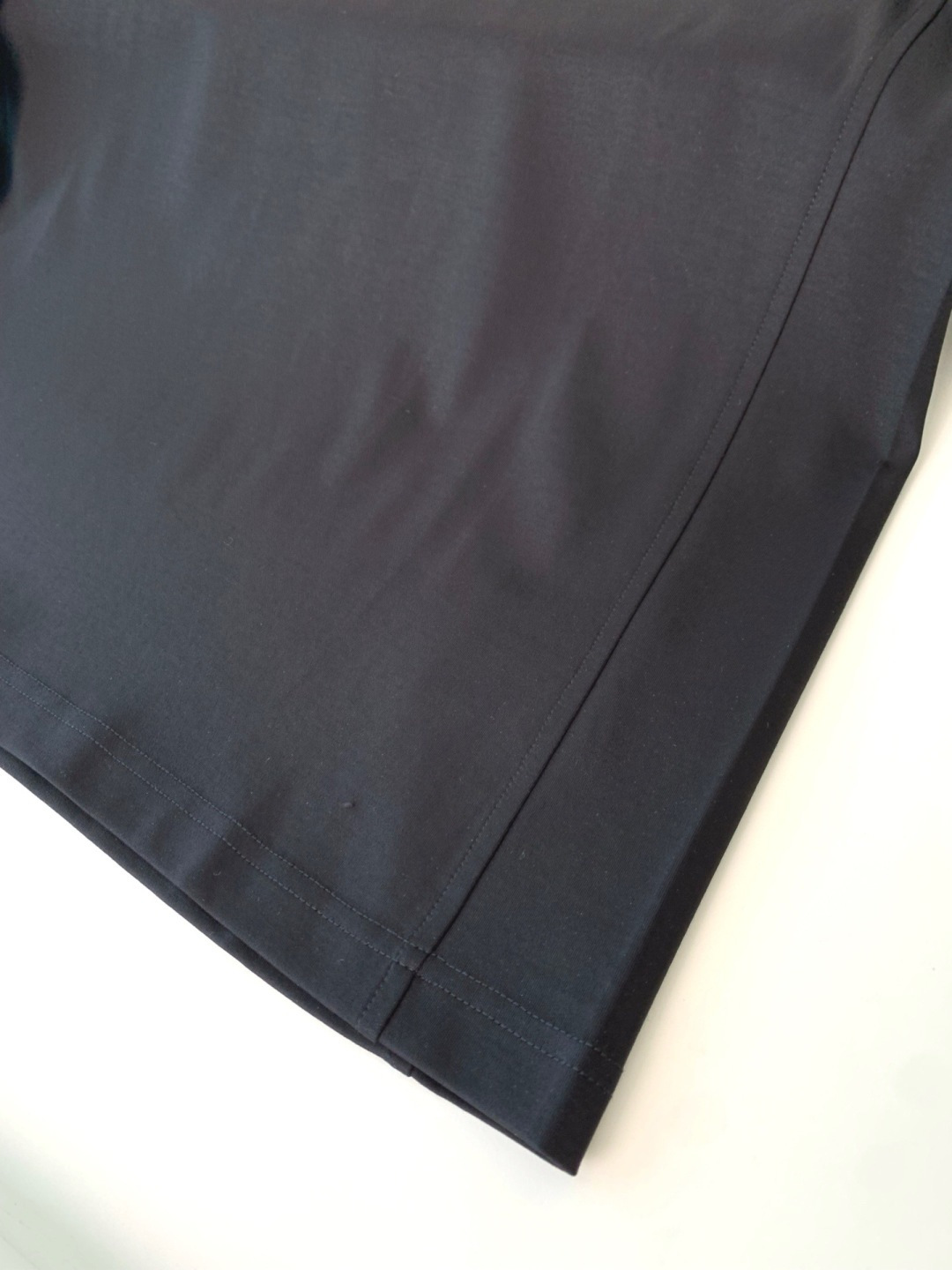 打底系列季度：2025秋冬颜色：黑色 白色 金铜色 石墨灰 藏青色 军绿色尺码: m-5xL版型：长袖打