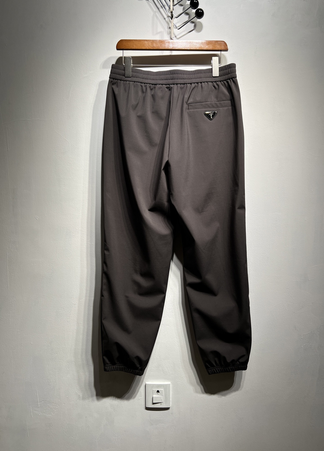 【加绒】秋冬新款！PRA**抽绳小直筒休闲裤 代工厂出品。秋季新品！质地柔软舒适、复合面料，防水质感、亲