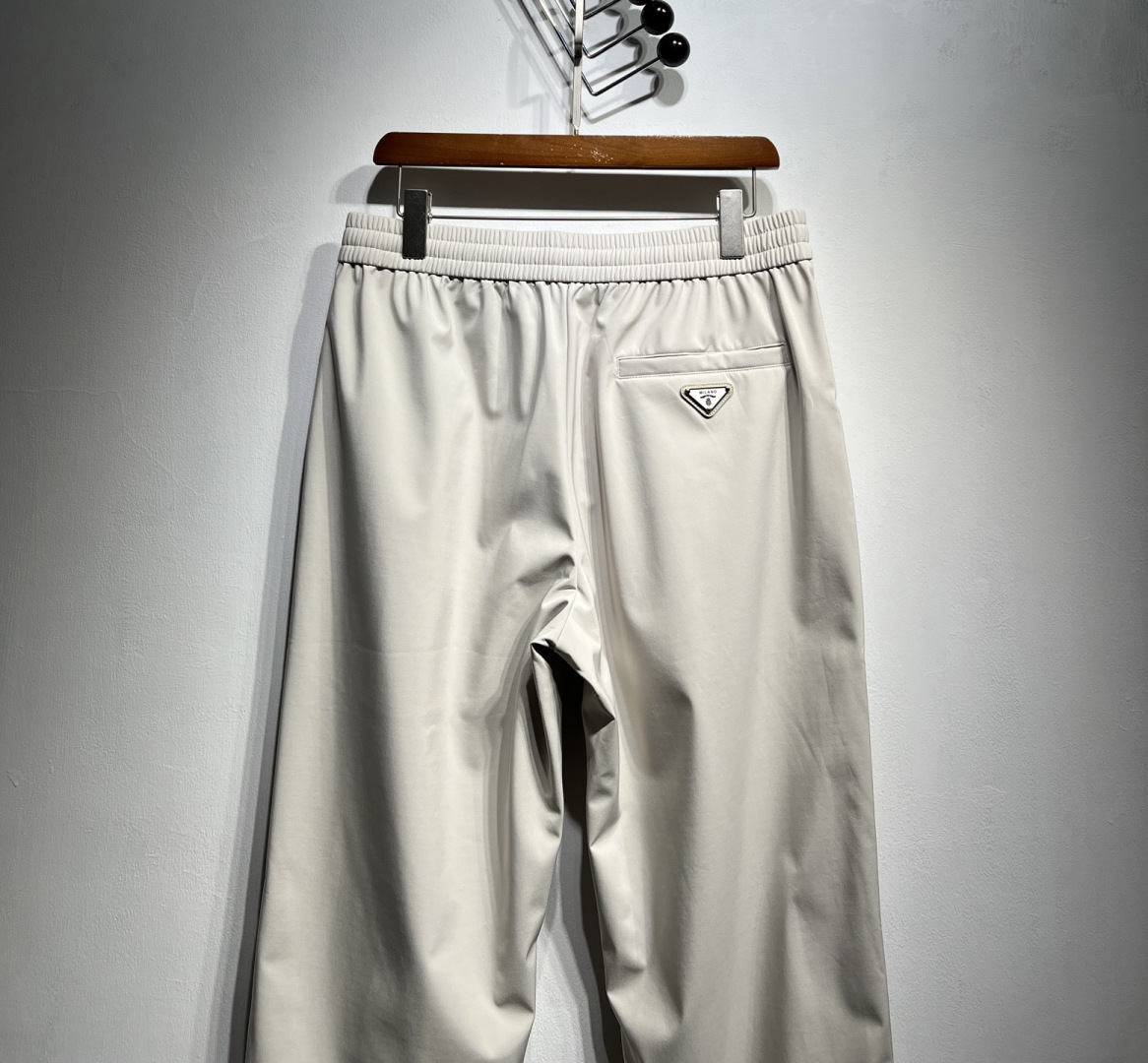 【加绒】秋冬新款！PRA**抽绳小直筒休闲裤 代工厂出品。秋季新品！质地柔软舒适、复合面料，防水质感、亲